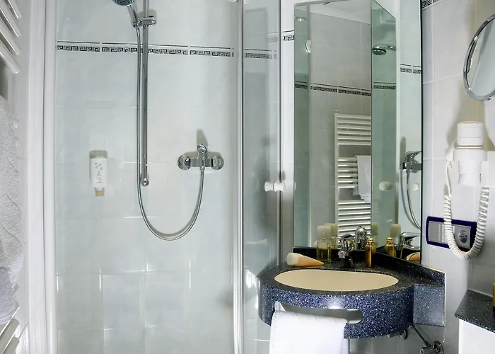 Loewen-seckenheim 3*